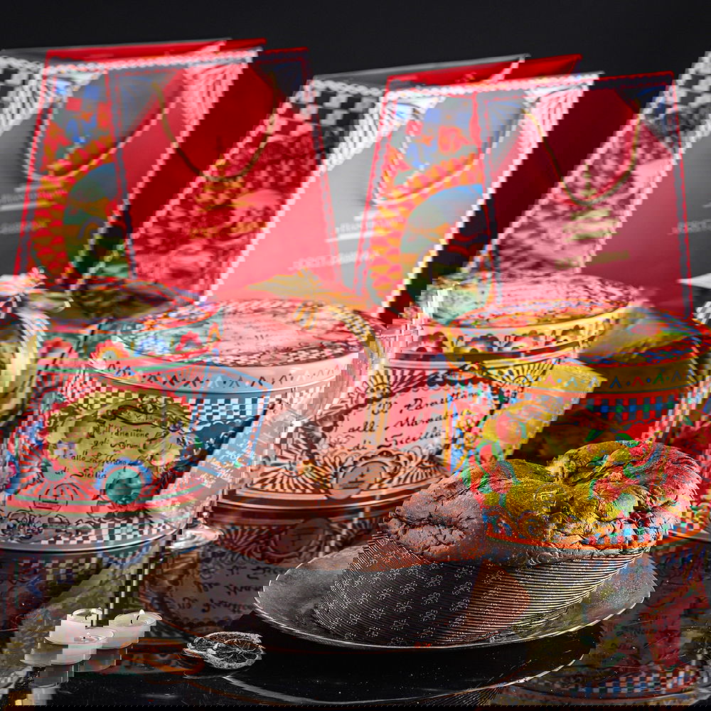 1x Panettone mit sizilianischen Mandeln & 1x mit Zitrusfrüchten und Safran Dolce & Gabbana 1x Panettone mit sizilianischen Mandeln & 1x mit Zitrusfrüchten und Safran Dolce & Gabbana